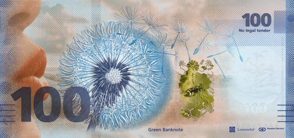 Umweltverträglichkeit und Nachhaltigkeit spielen auch in der Geldproduktion eine zunehmend wichtige Rolle. Die „Green Banknote“ von Giesecke+Devrient enthält 86% weniger Plastik und benötigt 29% weniger CO2.