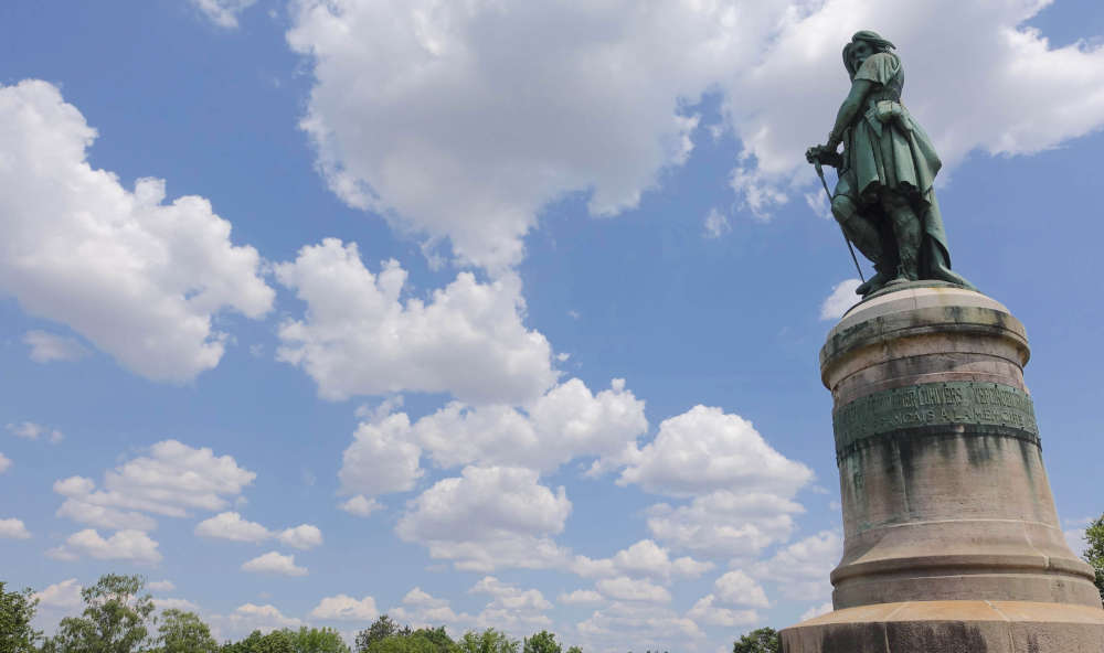 The huge Vercingetorix monument erected by Napoleon III in 1865. Photo: KW.