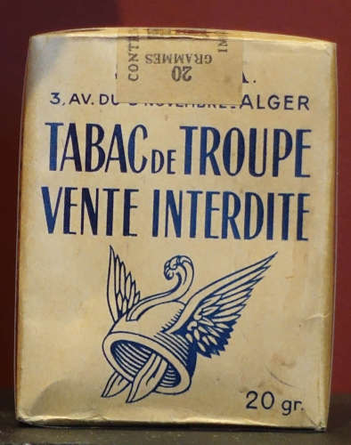 Cigarettes for soldiers at the front – of course with winged helmet. Photo: KW.