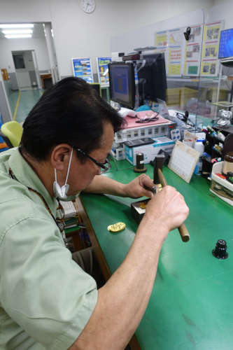 Every precious metal object inspected by the Japan Mint can be identified by an official mark. Photo: UK.