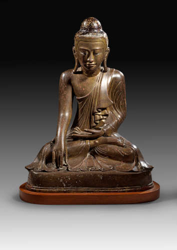 Los 290: Buddha Sakyamuni. Bronze. Birma, Mandalay, 18. Jh. H. 45,8 cm. Taxe: 5.000 EUR.