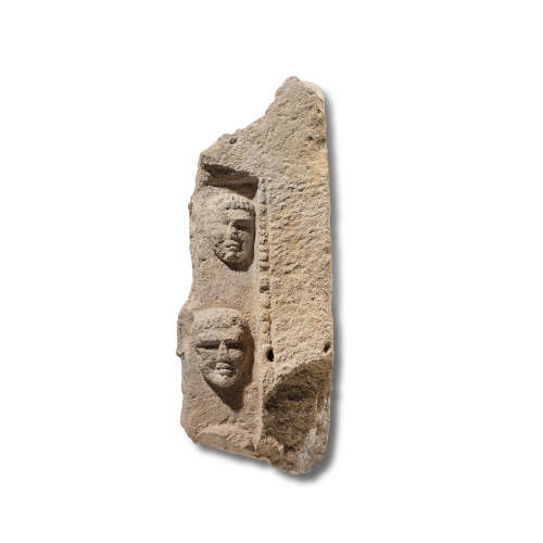 Relief mit der Darstellung eines Pferdebändigers. Kalkstein, 3./2. Jahrhundert v. Chr., Villaricos, Cuevas de Almanzora (Almería). © Museu d’Arqueologia de Catalunya.