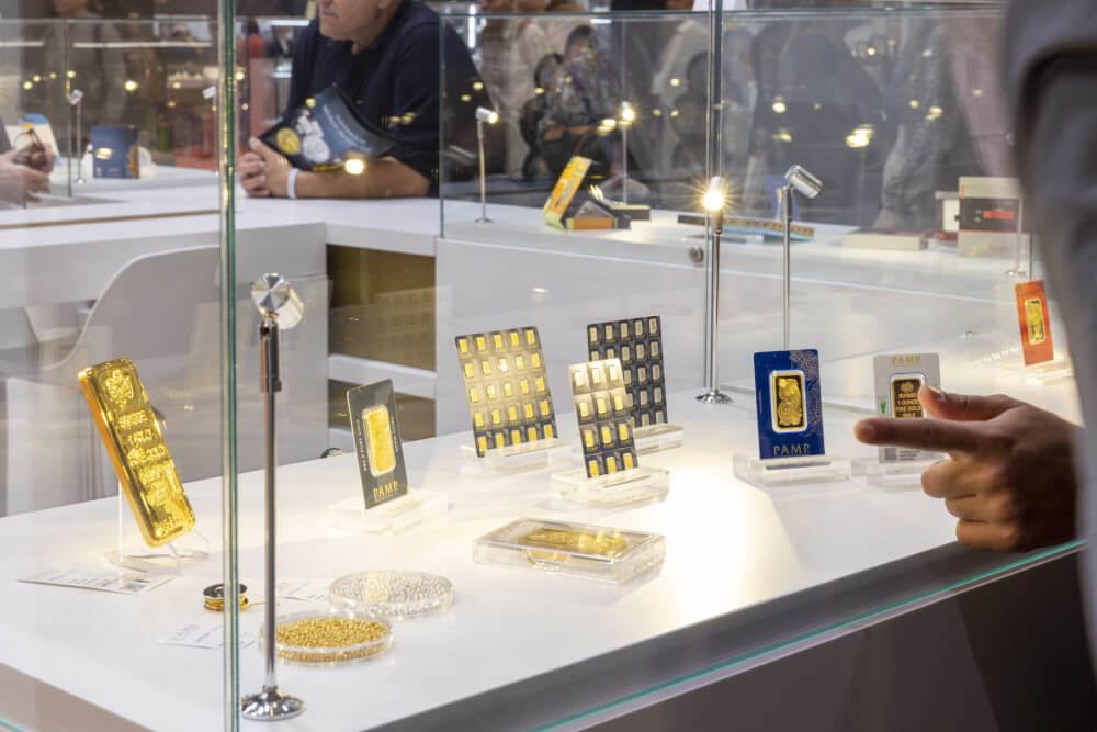 At the large stands, products were attractively presented. Photo: World Money Fair.