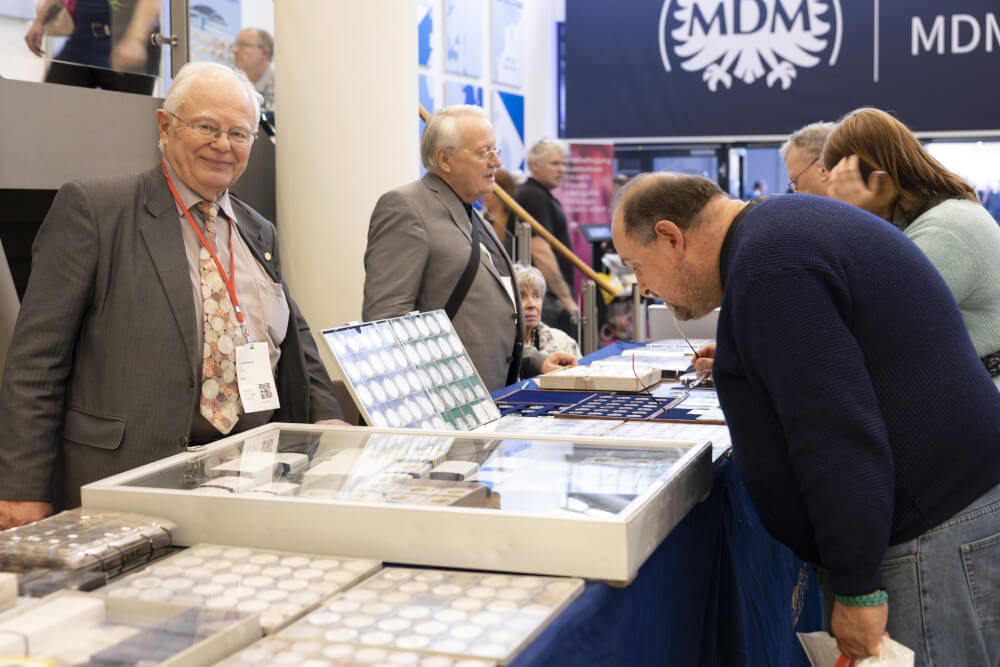 ... but of course only if you can tear yourself away from the tempting offers of the coin dealers! Photo: World Money Fair.