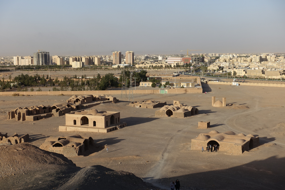 In the buildings at the foot of the towers of silence, the corpses were prepared, i.e. chopped up into smaller pieces. Photo: KW In the buildings at the foot of the towers of silence, the corpses were prepared, i.e. chopped up into smaller pieces. Photo: KW