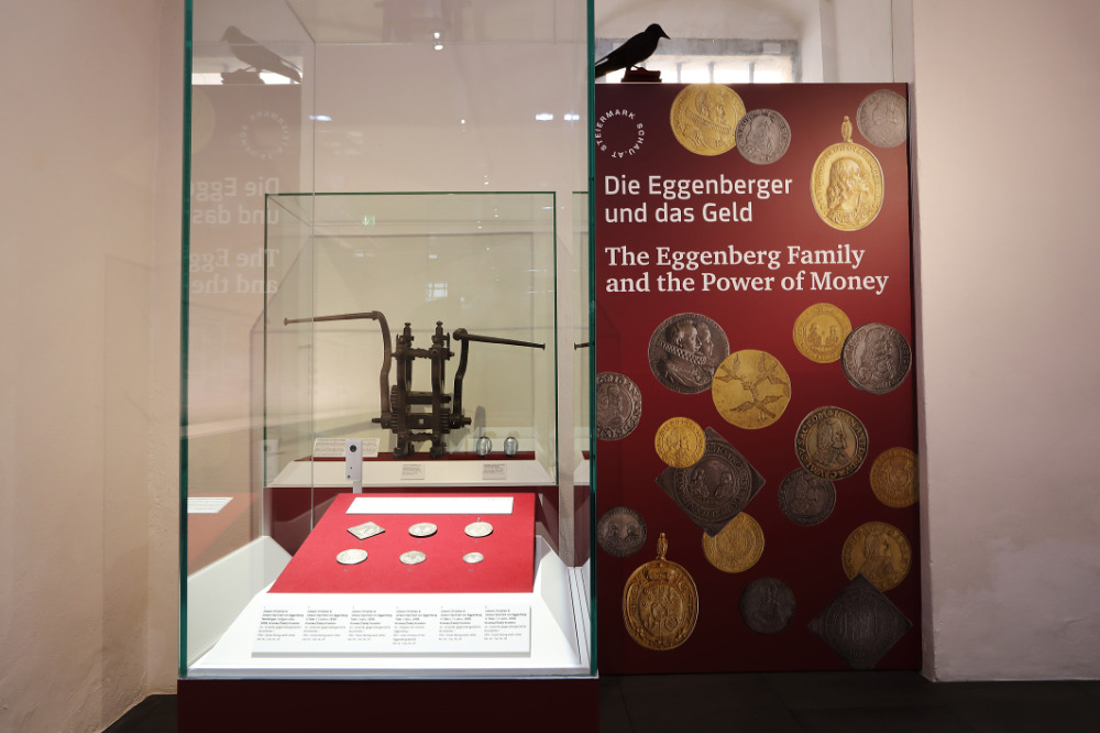Ausstellungsansicht „Die Eggenberger und das Geld“, STEIERMARK SCHAU 2025. Foto: Universalmuseum Joanneum/J.J. Kucek. Ausstellungsansicht „Die Eggenberger und das Geld“, STEIERMARK SCHAU 2025. Foto: Universalmuseum Joanneum/J.J. Kucek.