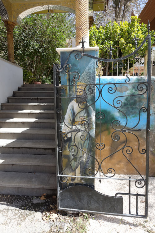 Die größte Attraktion von Persepolis: In diesem Restaurant gab es tatsächlich westliche Sitztoiletten, was wir bisher nur aus den Hotels kannten, in denen wir übernachteten. Foto: KW. Die größte Attraktion von Persepolis: In diesem Restaurant gab es tatsächlich westliche Sitztoiletten, was wir bisher nur aus den Hotels kannten, in denen wir übernachteten. Foto: KW.