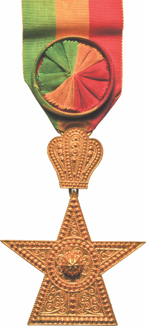 Haile Selassie. Tragbare Goldmedaille aus Anlass des Kaufs von vier französischen Flugzeugen. Taxe: 3.000 Euro (als Teil eines aus drei Objekten bestehenden Loses). Aus Auktion Garoury Noir (4. Oktober 2025), Nr. 1488