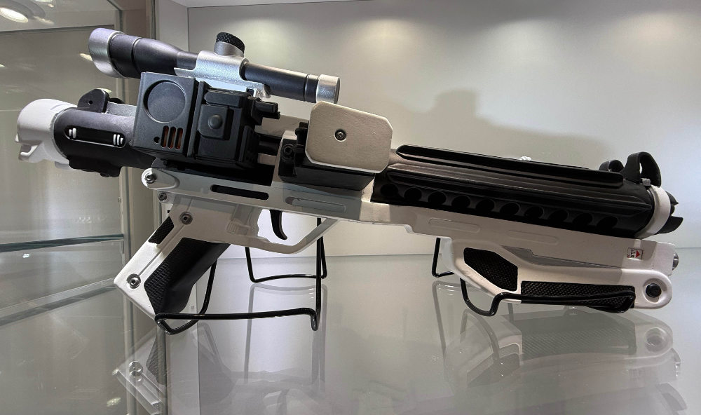 Ein Ausstellungsobjekt aus der Abteilung Popkultur: Ein E11 Blastergewehr aus Star Wars. Foto: UK