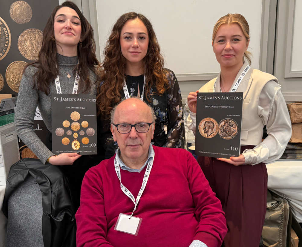 In einem ist der britische Münzhandel progressiv: Nirgendwo sonst sieht man so viele junge Numismatikerinnen. Foto: UK