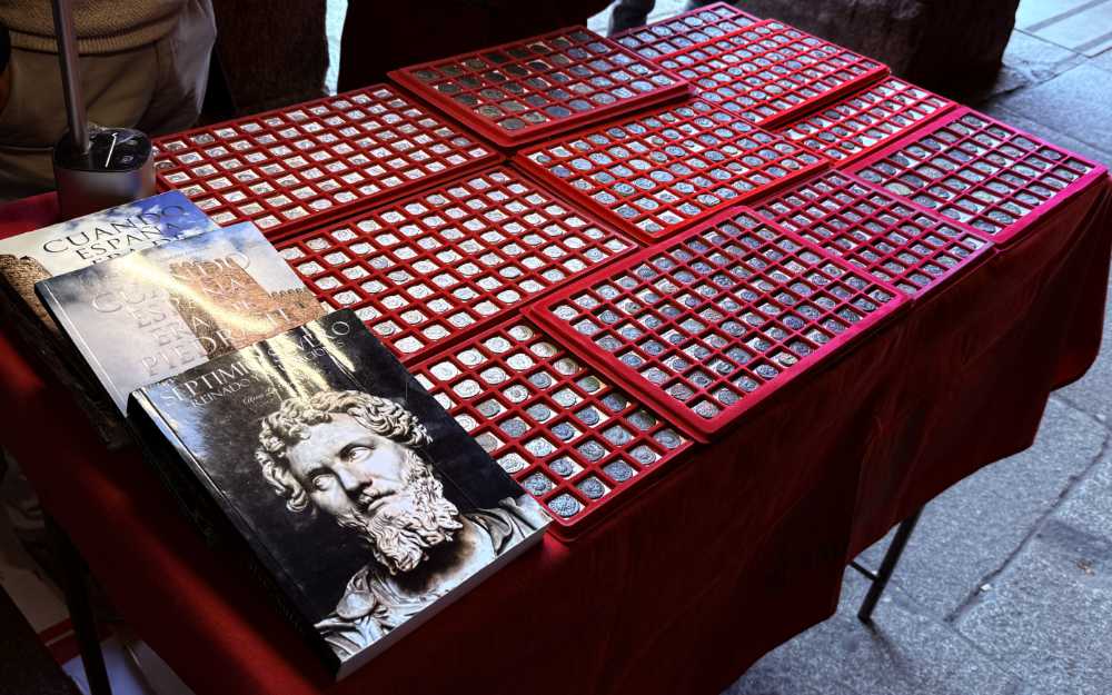 Von der Antike bis zum Euro - auf dem Mercado de Monedas y Sellos findet jeder etwas. Foto: KW