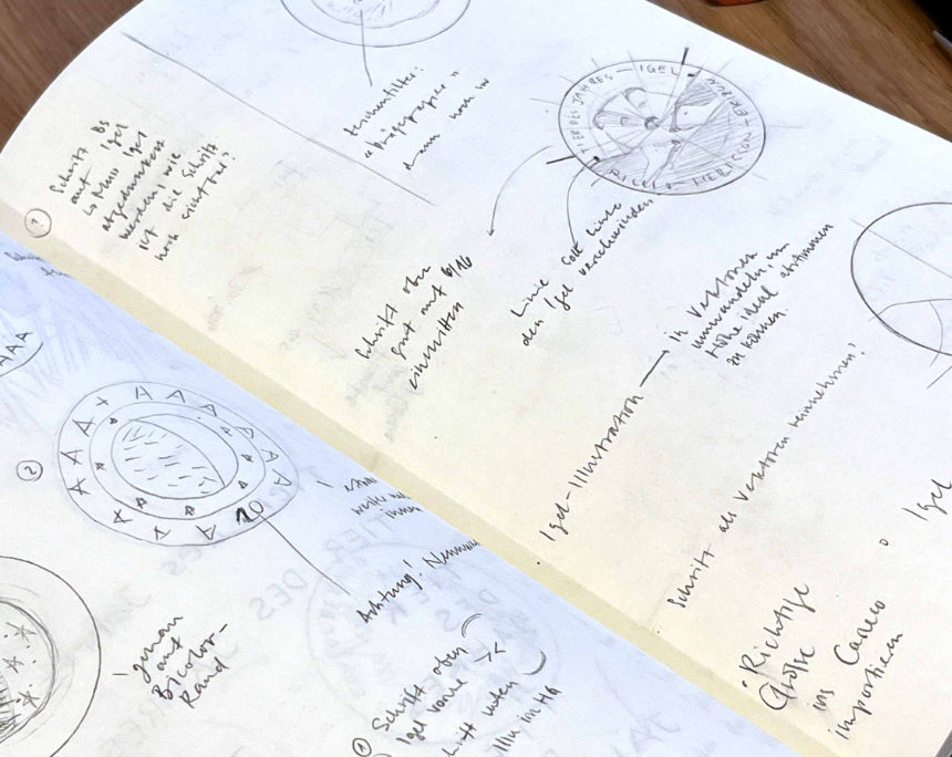 Ein Blick ins Skizzenbuch von Münzdesignerin Fabia Lyrenmann. Foto: Swissmint