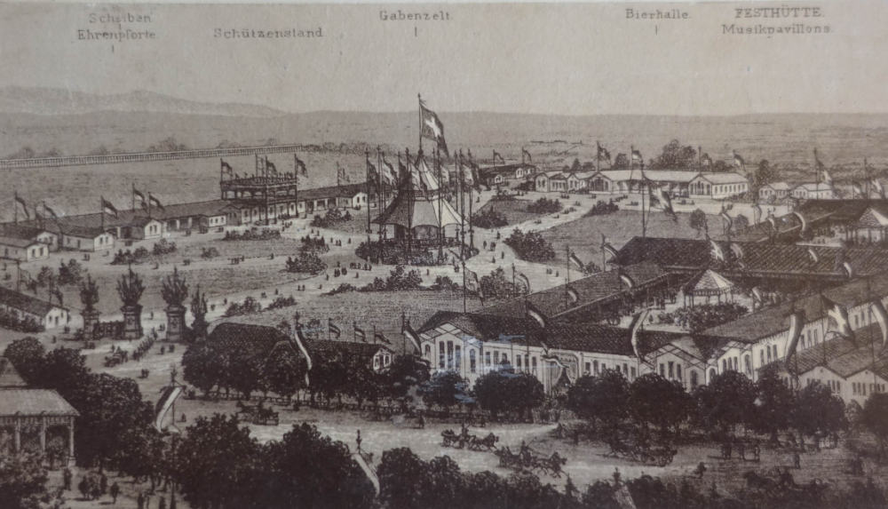 Ein Blick auf das Festgelände des Eidgenössischen Schützenfestes von Basel im Juli 1879: Die Wettbewerbe wurden im linken Bereich durchgeführt. Der große Bau rechts vorne diente als Festhütte, wo die offiziellen Anlässe und Gastmähler stattfanden. In der Mitte der Anlage der Pavillon, in dem die Preise für die siegreichen Schützen ausgestellt waren. Schweizer Schützenmuseum. Foto: KW