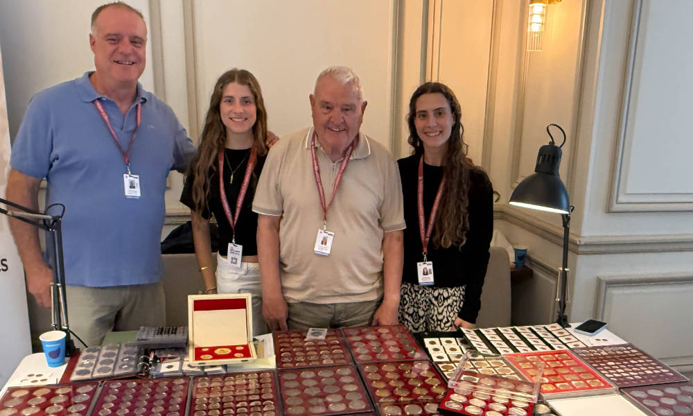 Numismatica Peiró aus Barcelona: Drei Generationen vereint hinter dem Tisch. Foto UK.