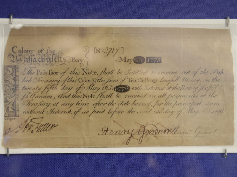 Frühes Papiergeld von 1775, herausgegeben auf dem Gebiet der heutigen USA. Foto: MoAF