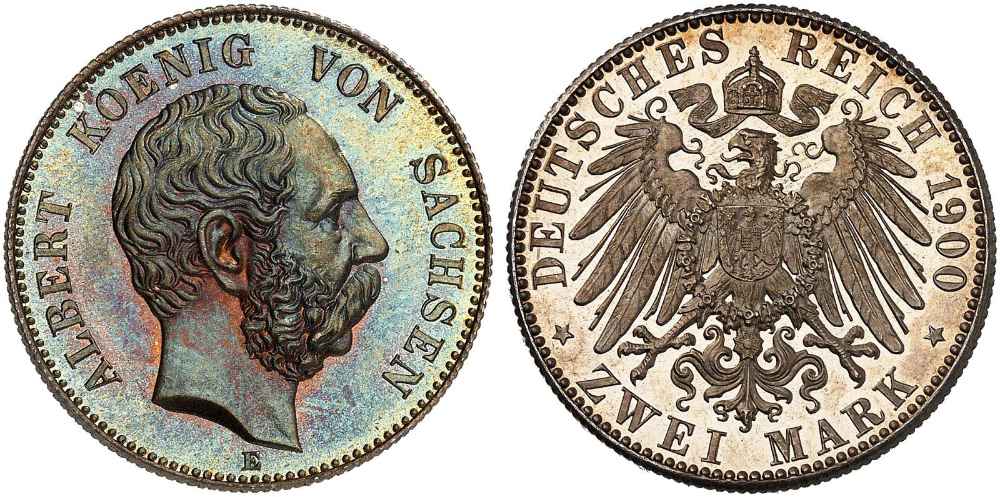 Wollen Sie das wirklich verhindern, dieses zarte Farbenspiel zwischen grün, blau und rot, das ein Foto nie in seiner vollen Schönheit wiedergeben kann? Sachsen. 2 Mark 1900. Polierte Platte. Startpreis: 500 Euro. Aus Auktion Heidelberger Münzhandlung 94 (10.-12. November 2026), Nr. 3593.